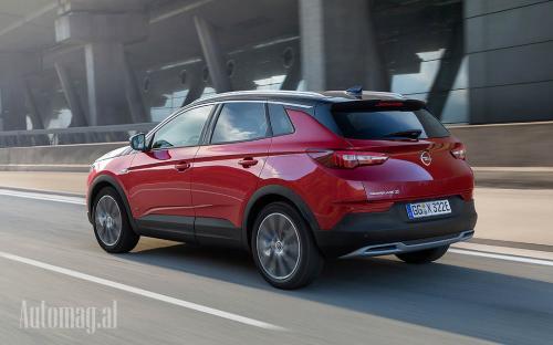 Opel Grandland X Hybrid4 02